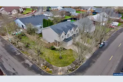 2081 SW Fellows St, McMinnville, OR 97128 - Photo 2