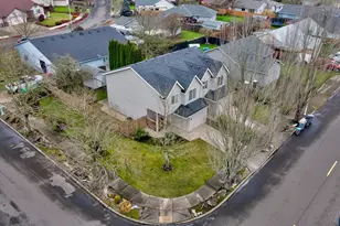 2081 SW Fellows St, McMinnville, OR 97128 - Photo 2