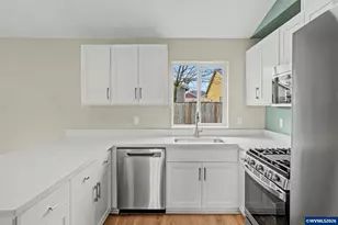 7425 5th St SE, Turner, OR 97392 - Photo 10