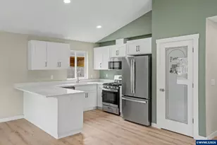 7425 5th St SE, Turner, OR 97392 - Photo 6