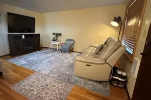 1237 Quinn Rd, Woodburn, OR 97071 - Photo 2