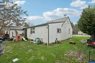 3680 Blossom Dr NE, Salem, OR 97305 - Photo 32