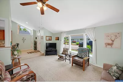 1010 Well St, Silverton, OR 97381 - Photo 12