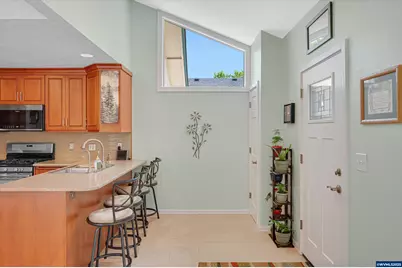 1010 Well St, Silverton, OR 97381 - Photo 6