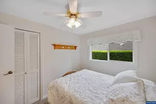 1010 Well St, Silverton, OR 97381 - Photo 40