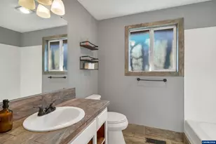 4933 Regal Dr NE, Salem, OR 97301 - Photo 36