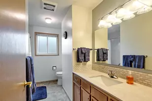 1944 Santiam Dr, Woodburn, OR 97071 - Photo 20
