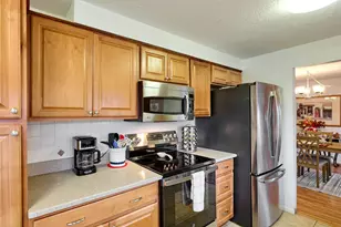 1944 Santiam Dr, Woodburn, OR 97071 - Photo 12