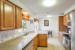 1944 Santiam Dr, Woodburn, OR 97071 - Photo 10