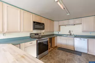 720 W Rose St, Lebanon, OR 97355 - Photo 6