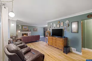590 Monmouth St, Independence, OR 97351 - Photo 6