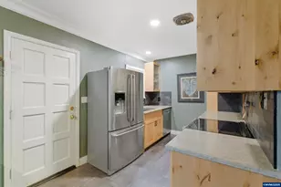 590 Monmouth St, Independence, OR 97351 - Photo 20