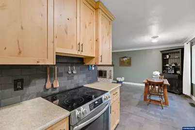 590 Monmouth St, Independence, OR 97351 - Photo 18