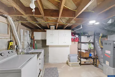 590 Monmouth St, Independence, OR 97351 - Photo 30