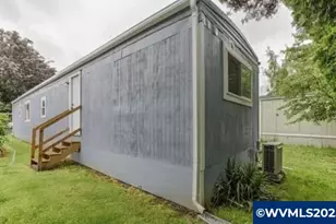 1930 Hampden Ln NE, Salem, OR 97305 - Photo 4