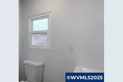 1930 Hampden Ln NE, Salem, OR 97305 - Photo 12