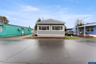 4424 SE Roethe Rd, Milwaukie, OR 97267 - Photo 2