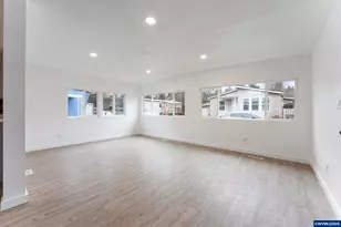 4424 SE Roethe Rd, Milwaukie, OR 97267 - Photo 8