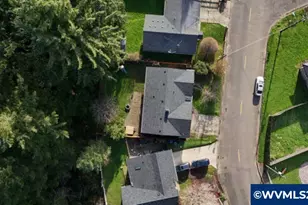 1268 SE 18th St, Toledo, OR 97391 - Photo 8