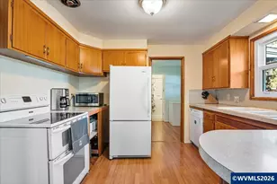 760 Birch St, Sweet Home, OR 97386 - Photo 6