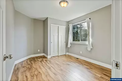 1075 12th St, Sweet Home, OR 97386 - Photo 18