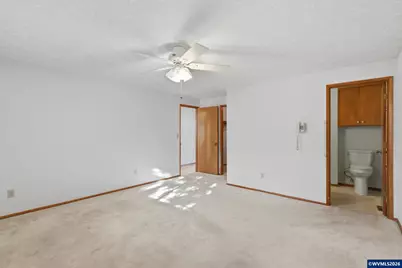 1350 Dogwood Dr, Woodburn, OR 97071 - Photo 12