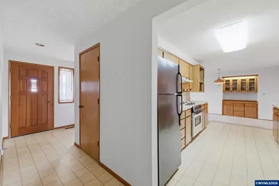 1350 Dogwood Dr, Woodburn, OR 97071 - Photo 6