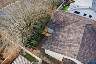 1350 Dogwood Dr, Woodburn, OR 97071 - Photo 28