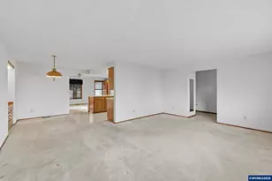 1350 Dogwood Dr, Woodburn, OR 97071 - Photo 4