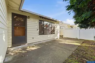 1350 Dogwood Dr, Woodburn, OR 97071 - Photo 26