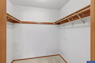 1350 Dogwood Dr, Woodburn, OR 97071 - Photo 18