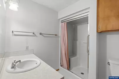 1350 Dogwood Dr, Woodburn, OR 97071 - Photo 16