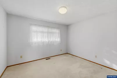 1350 Dogwood Dr, Woodburn, OR 97071 - Photo 18
