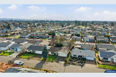 1350 Dogwood Dr, Woodburn, OR 97071 - Photo 30