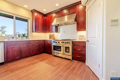 2998 NE Zuhlke Ln, Albany, OR 97321 - Photo 12