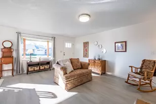 2299 Country Club Terrace, Woodburn, OR 97071 - Photo 8