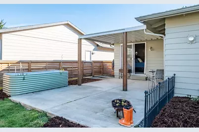 2299 Country Club Ter, Woodburn, OR 97071 - Photo 28