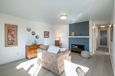 2299 Country Club Ter, Woodburn, OR 97071 - Photo 4