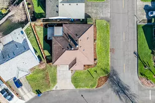 2299 Country Club Terrace, Woodburn, OR 97071 - Photo 40