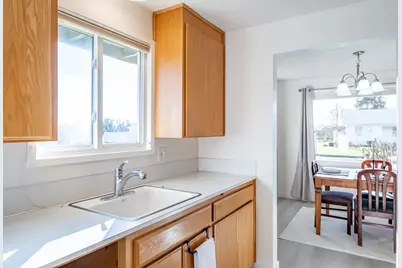 2299 Country Club Ter, Woodburn, OR 97071 - Photo 14