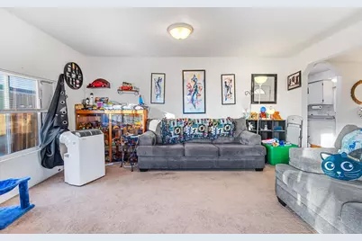 705 W B St, Lebanon, OR 97355 - Photo 4