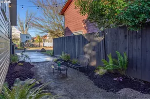 326 NE 8th St, McMinnville, OR 97128 - Photo 40