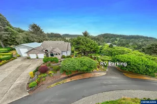 1055 NW Estate Dr, Seal Rock, OR 97376 - Photo 46