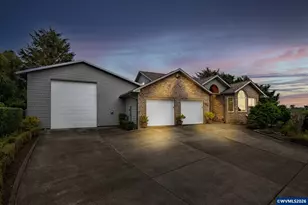 1055 NW Estate Dr, Seal Rock, OR 97376 - Photo 38