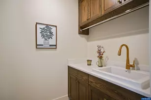 Model D Hampden Ln NE, Salem, OR 97317 - Photo 34