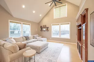 255 Country Club Ln NW, Albany, OR 97321 - Photo 8