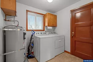 265 Cherry Ln S, Monmouth, OR 97361 - Photo 14