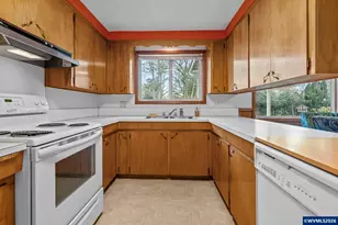 265 Cherry Ln S, Monmouth, OR 97361 - Photo 10