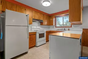 265 Cherry Ln S, Monmouth, OR 97361 - Photo 8