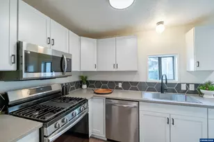 560 Hansen Ave S, Salem, OR 97302 - Photo 12